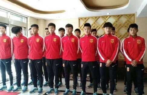 尤文半场1-0领先热那亚。